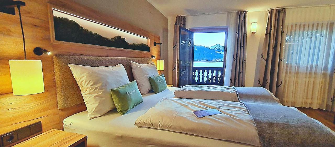 Seehotel Zur Post Tegernsee Bagian luar foto