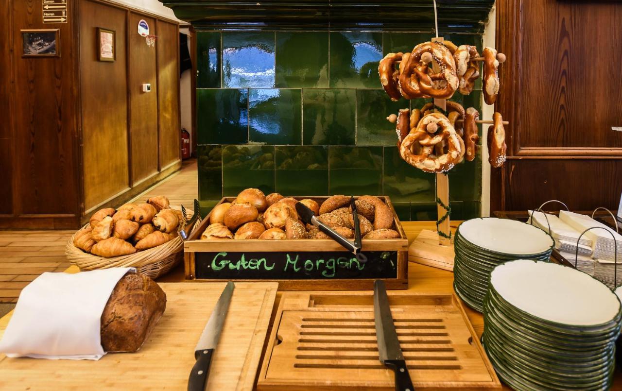 Seehotel Zur Post Tegernsee Bagian luar foto