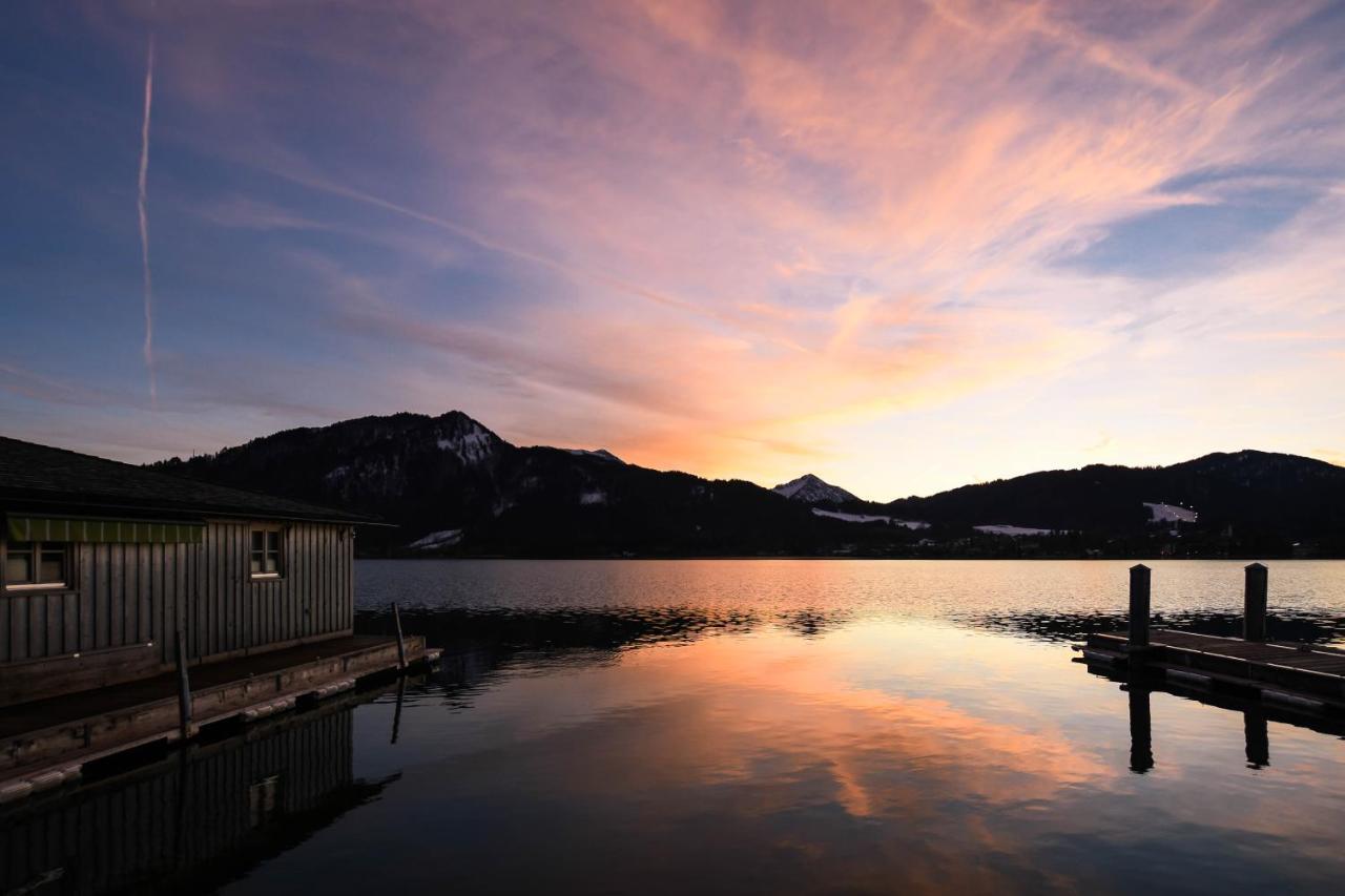 Seehotel Zur Post Tegernsee Bagian luar foto