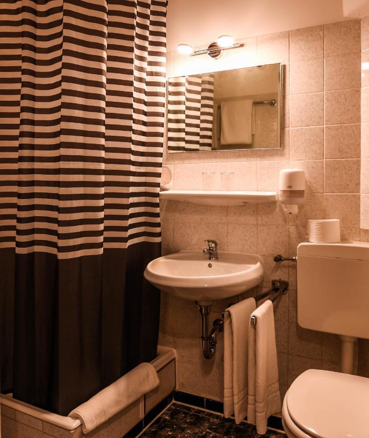 Seehotel Zur Post Tegernsee Bagian luar foto