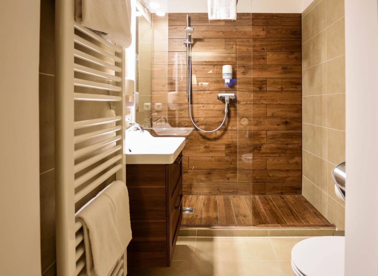 Seehotel Zur Post Tegernsee Bagian luar foto